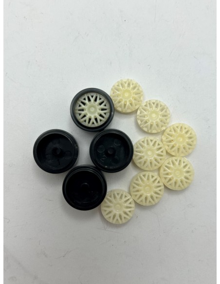 Llantas 15,8 x 8mm  2,38 + tapacubos