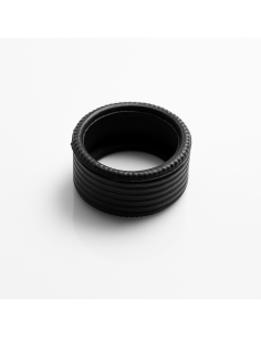 Neumático delantero perfil bajo.